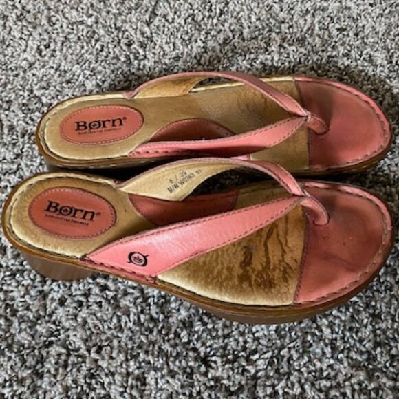 BORN Flip Flips SANDALS * PINK Coral 100% LEATHER UPPERS & padded insole~ 8 / 39 - Picture 2 of 12